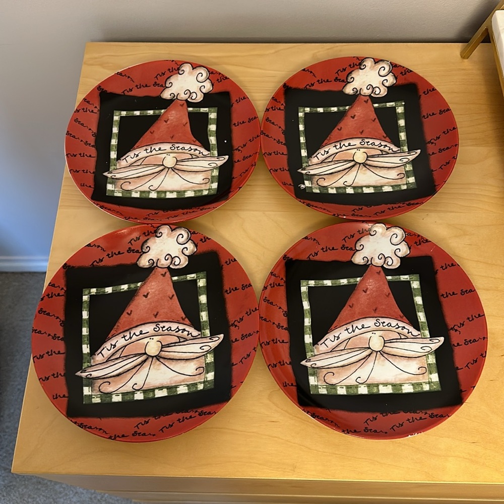 NIB Christmas Santa Tis The Season Holiday Plates (Set of 4)